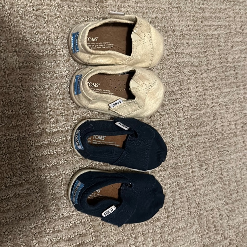Toms canvas shoes
